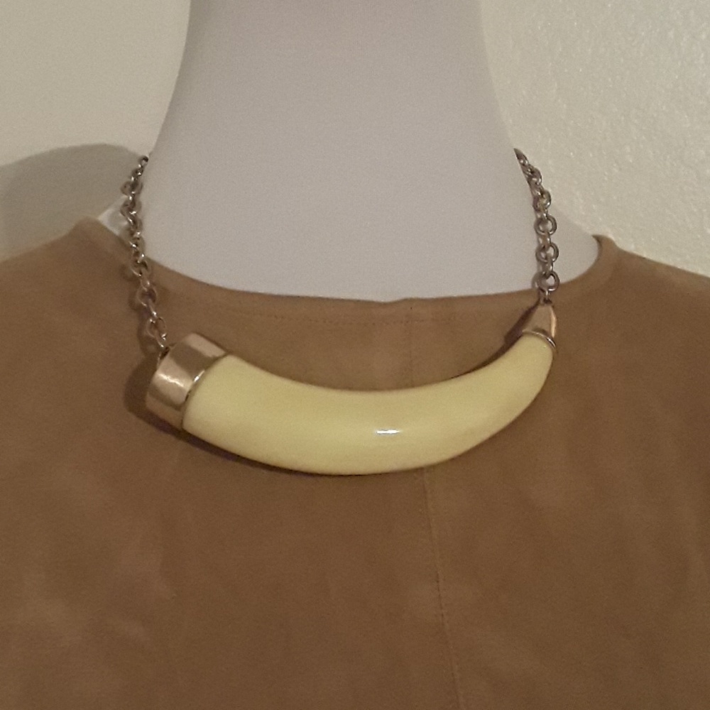 Bundle3/22-   Faux bone/tusk necklace